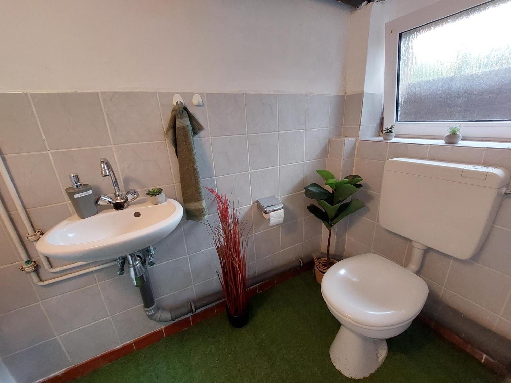Cozy Home, 7 Beds, Wifi, Kitchen, Balcony, Bielefeld Center المظهر الخارجي الصورة