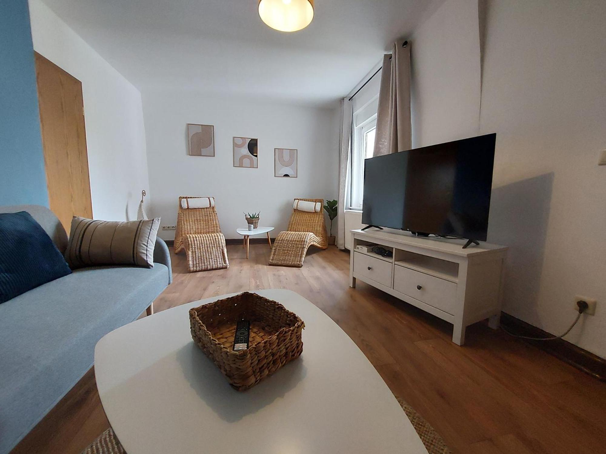 Cozy Home, 7 Beds, Wifi, Kitchen, Balcony, Bielefeld Center المظهر الخارجي الصورة