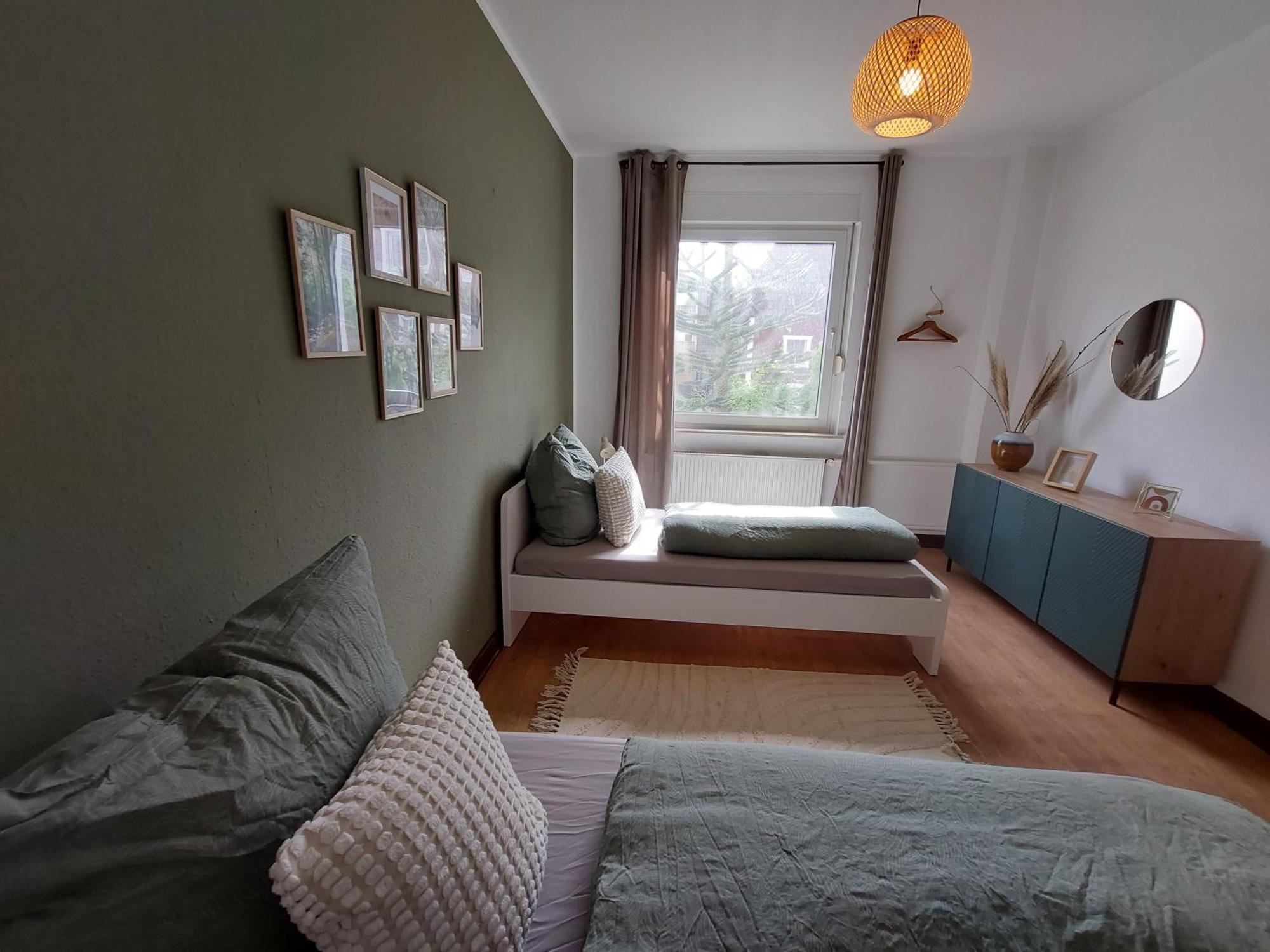 Cozy Home, 7 Beds, Wifi, Kitchen, Balcony, Bielefeld Center المظهر الخارجي الصورة